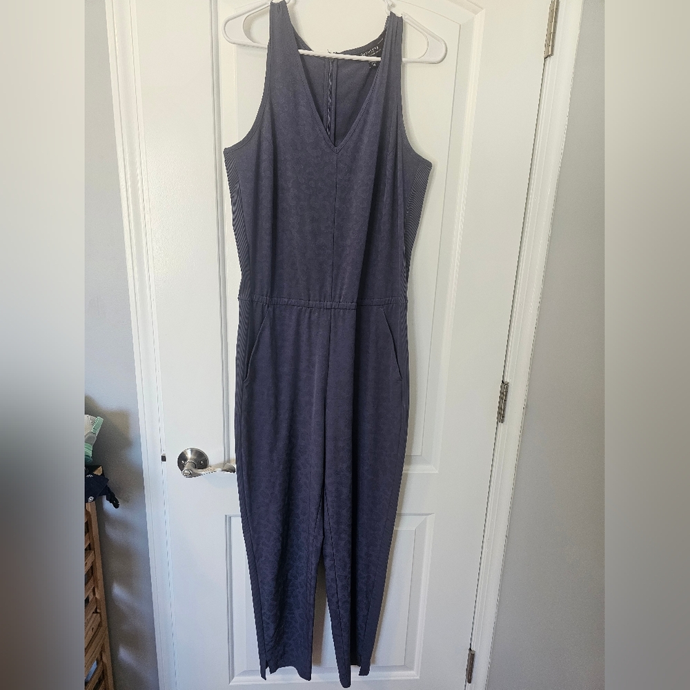Athleta VNeck romper sz 10